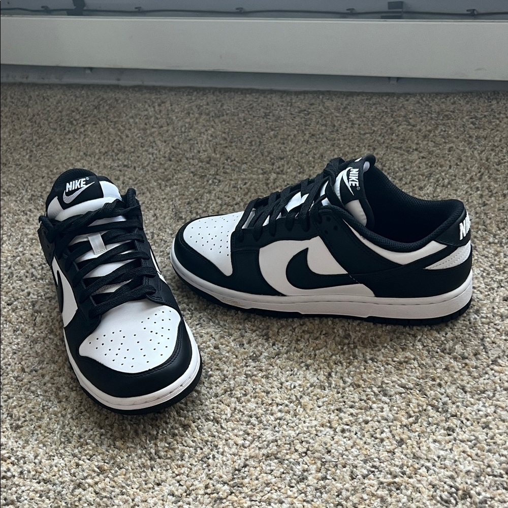 Nike Classic Black and White Low-Tops (Pandas)